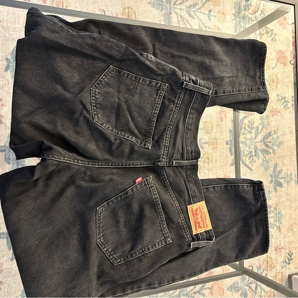 Levi's Women's Black Straight Jeans - Picture 5 of 5